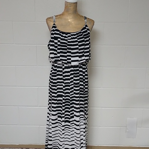 MAURICES  SPAGETTI STRAP, BLOUSON TOP, GEOMETRIC, MAXI DRESS - Picture 6 of 6